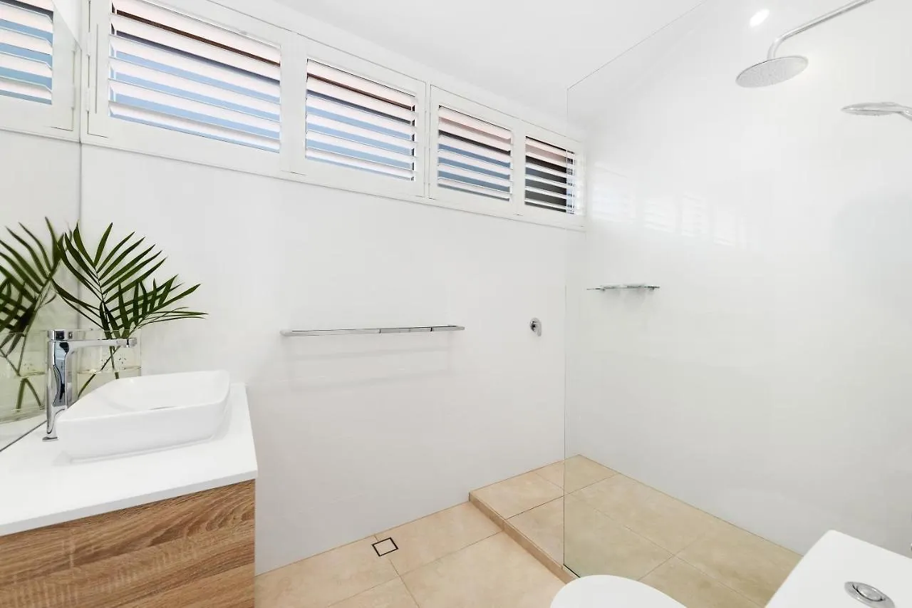 Villa Bayona 8 Elegant Family Retreat Noosa Heads